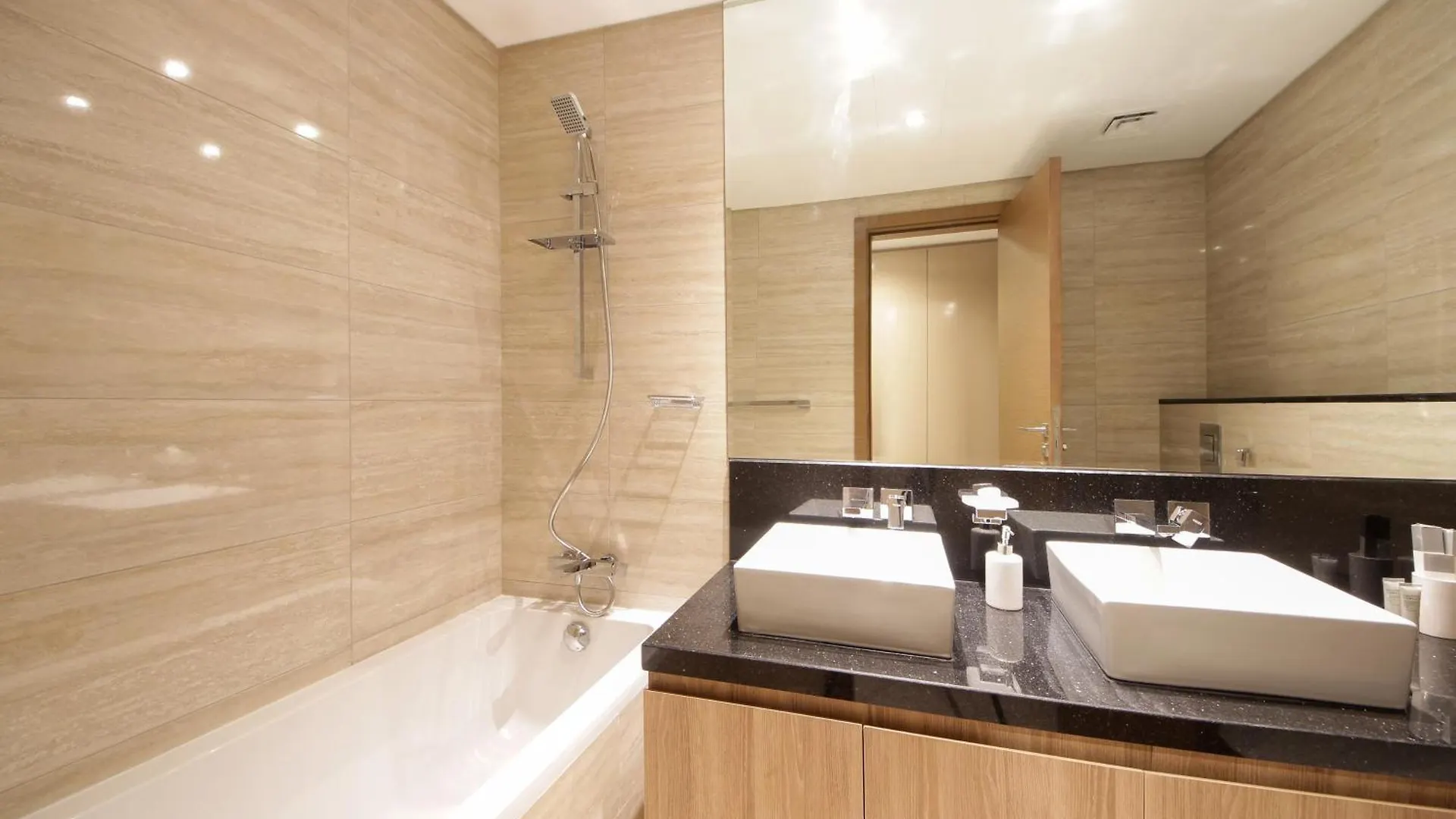 Stylish 2Br Apartment By Missoni Near Dubai Mall United Arab Emirates